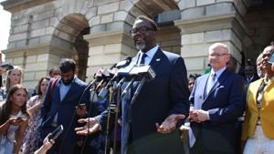 Chicago mayor calls for local government ‘process’ to prosecute feds