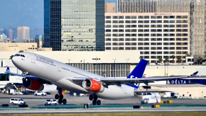 LAX OKs hike in fees for Uber, Lyft, taxi, limousine drivers