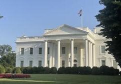 White House seeks to end IL illegal alien college benefits