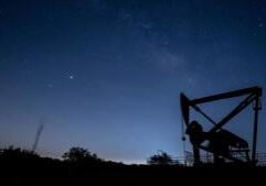 U.S. energy agency ups forecast of American oil and gas output
