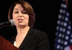 Sen. Amy Klobuchar announces run for Minnesota governor