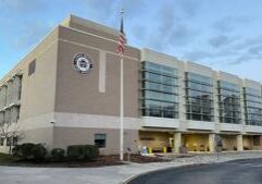 Despite tax revolt, Lower Merion keeps administrator pay high